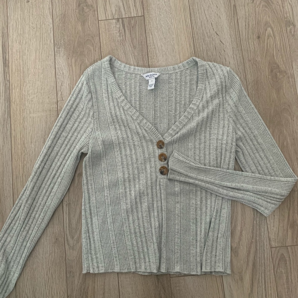 Grey longsleeve